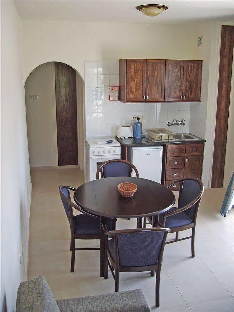 بافوس Tasmaria Aparthotel المظهر الخارجي الصورة